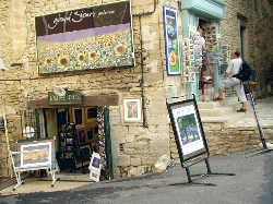 Des boutiques et ateliers artisanaux dans un cadre pittoresque