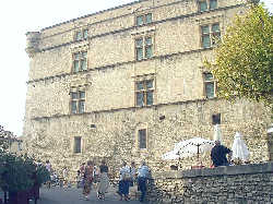 Le château côté sud, hotel de ville de gorde
