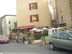 Autour du chteau de Gordes